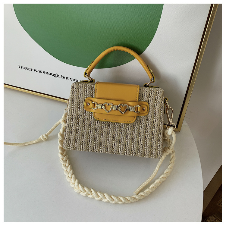 Fashion New Straw Woven Bag Winter New Portable Bag Wholesale display picture 9
