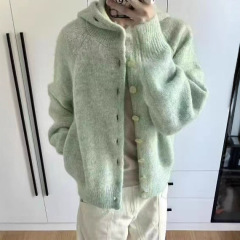 韩系绿色连帽针织开衫女秋冬新款温柔软糯单排扣毛衣百搭长袖上衣