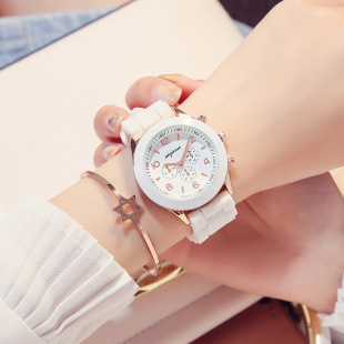 �W���ֱ�Ů�r���n��С����ԭ�ތWԺ�LʯӢ�����z��Ů�W������؛Դ