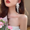 Fashionable earrings from pearl with tassels, internet celebrity