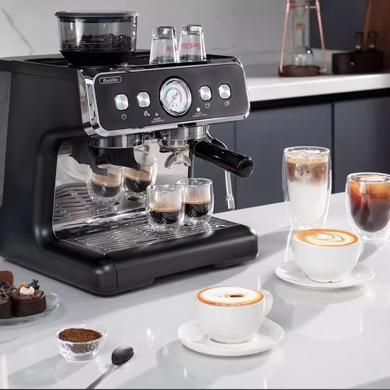 Barsetto Yum Tu02 segunda generación cafetera semiautomática italiana ahora molida frijoles en una oficina de comerciantes domésticos