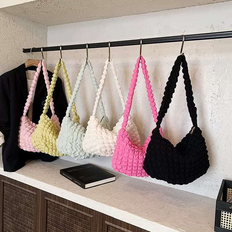 韩版ins少女褶皱云朵包包2025新款轻便百搭泡泡大容量通勤斜挎包