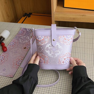 �F��diy���ϰ�����ʽ���\�L�ֹ���ײɫˮͰ���μ�б��Ů��