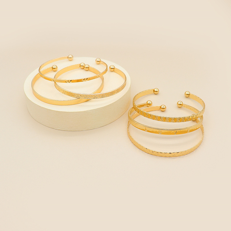 Exaggerated Fashion Punk Love Letter Arrow No Inlaid Metal Bangles Wholesale display picture 2