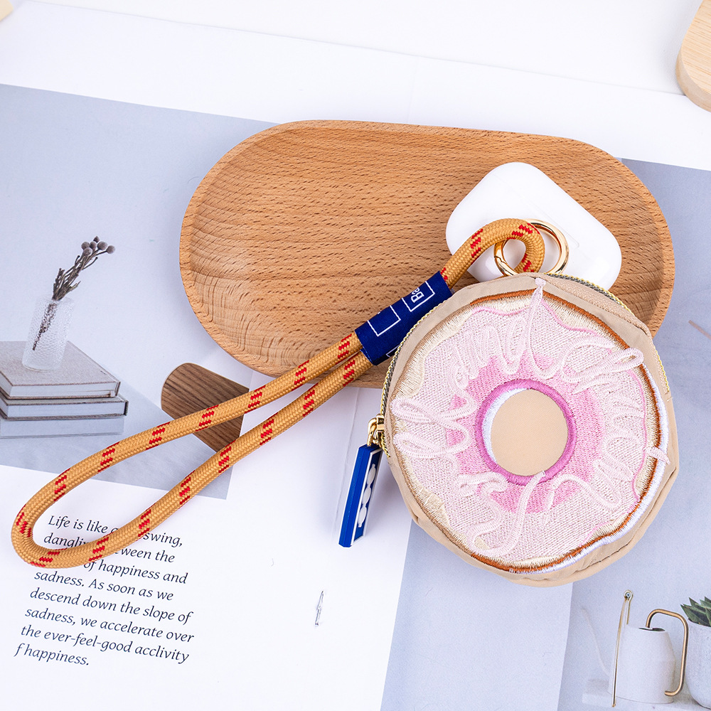 夏の新しい刺繍入りコインポータブル小型バッグ多用途カジュアルデイリー防水収納キーヘッドフォンハンドバッグ