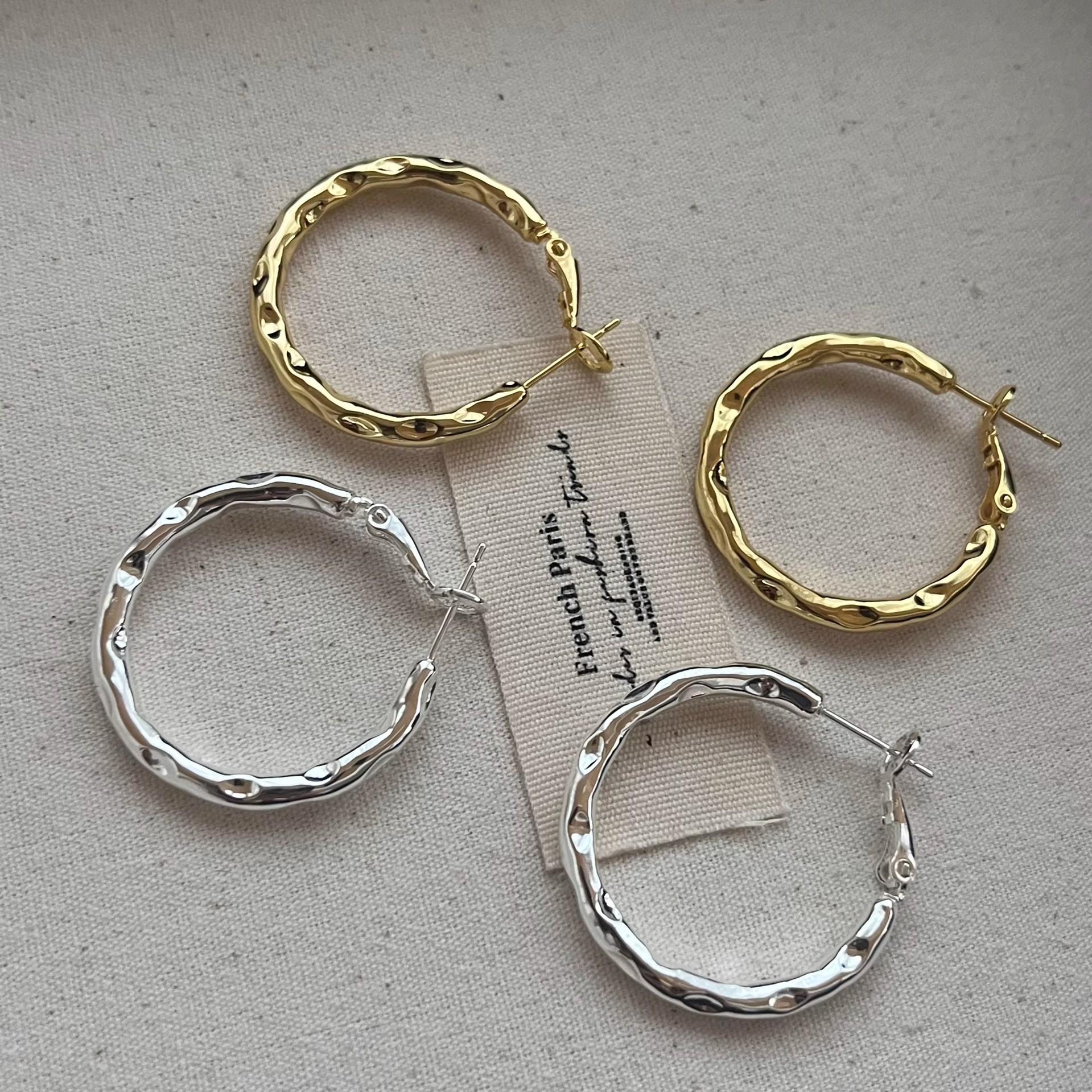 Minimalist Metal Hoop Earrings for Women, Unique and Stylish, Versatile Fashion Accessories Wholesale