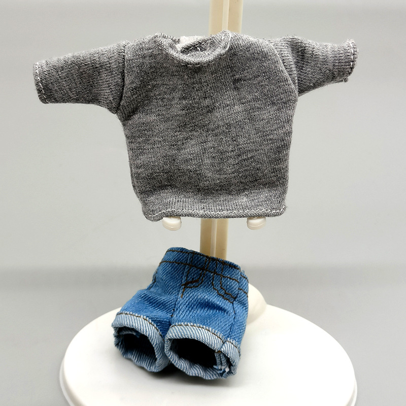 Blame high -clothing gray T -shirt plus blue small size denim shorts