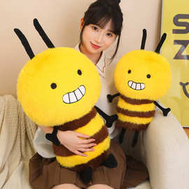 现货蜜蜂公仔创意同款螳螂抱枕女生家居布娃娃儿童安抚玩偶批发