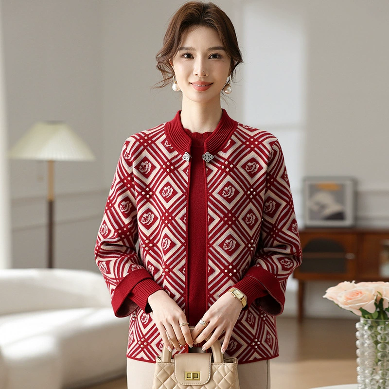 Иностранная мама весеннее пальто 2025 новый средний и пожилой женский весенний и осенний трикотажный кардиган топ из двух частей благородный