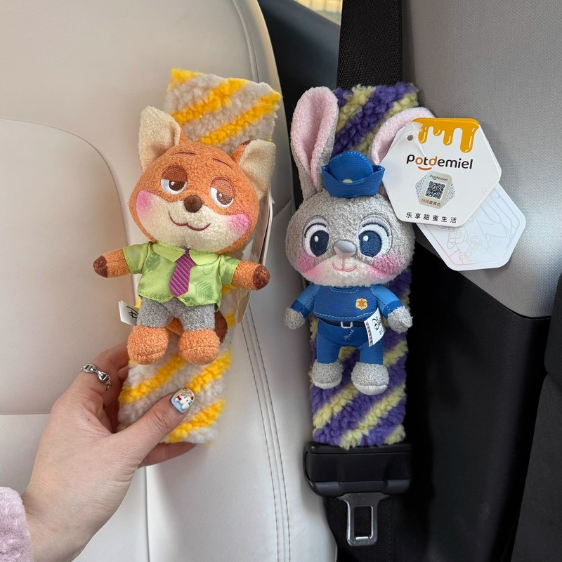 本物のズートピア ジュディ ニック カーシートベルト ショルダーカバー 車の保険ハンドルカバー 車の室内装飾|undefined