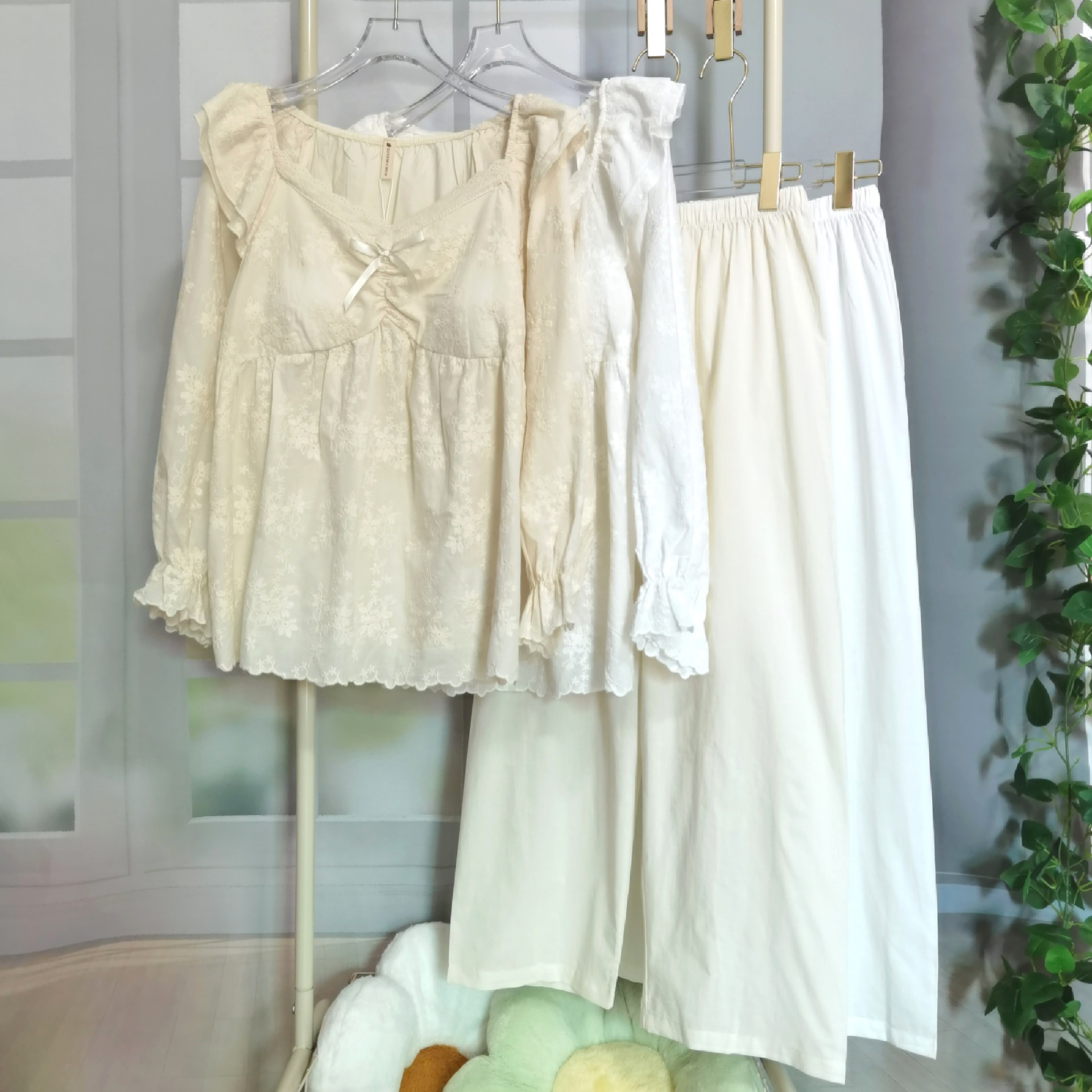 Women's Autumn New Style Sweet Lace Princess Heavy Embroidery High-End Loose Home Wear Set with Breast Pads