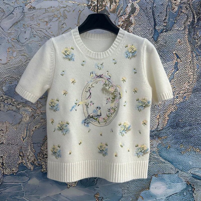 Heavy Embroidery Knit Sweater, Round Neck Pullover Short-Sleeve Top with Floral and Bird Motifs, Suitable for Petite Individuals, Shenzhen Nanyou Petite Style