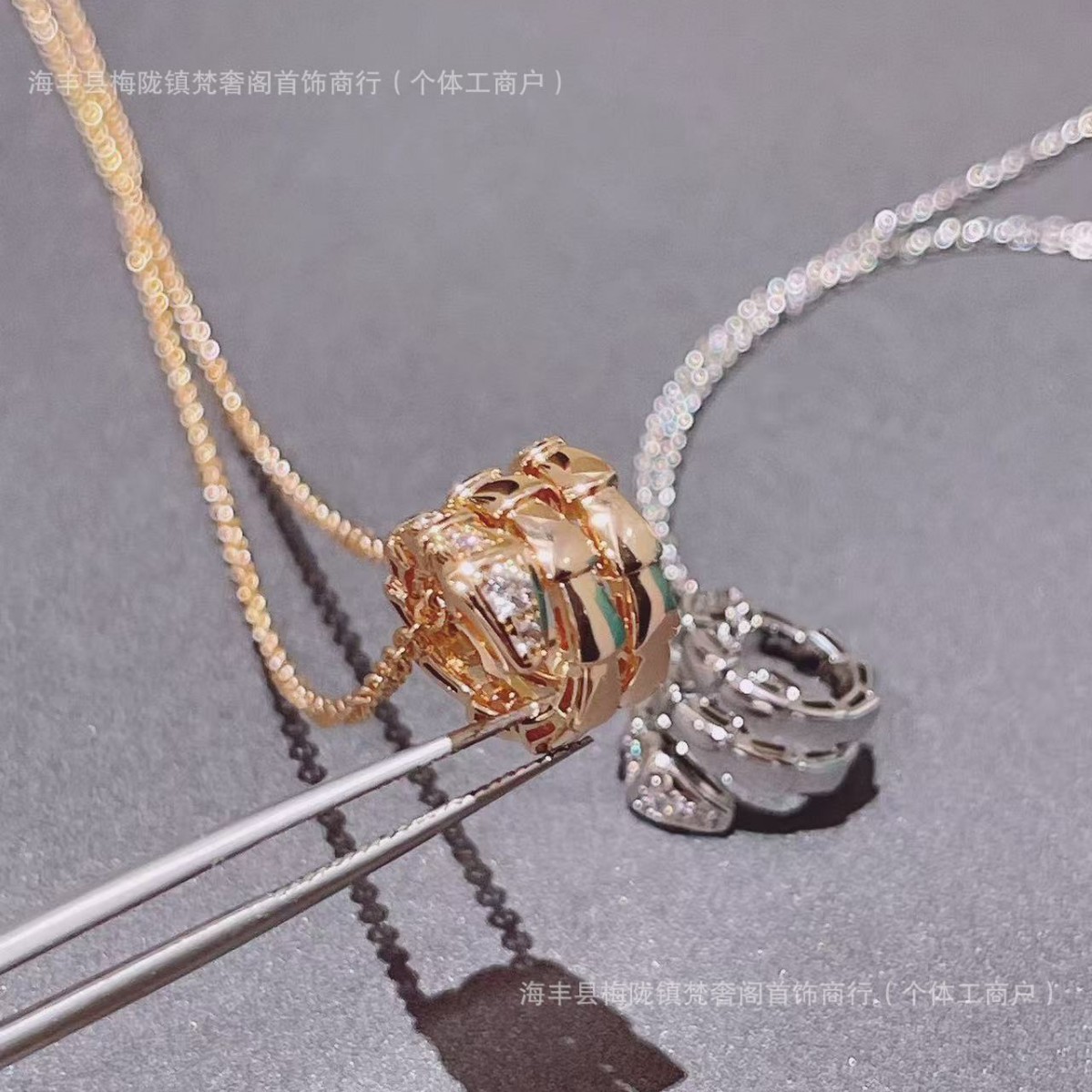 High Version V Gold New Three-Circle Snake Bone Necklace Plated with 18K Rose Gold Clavicle Chain for Men and Women, Accessible Luxury and High-End Sense