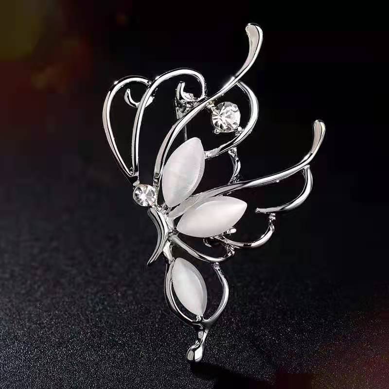 新商品の高級ブローチの軽い豪華なスーツのコートの胸の花、日韓の気質のピンの大気の百合の精巧な個性の装飾|undefined