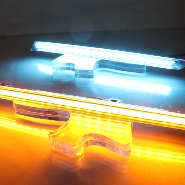 Adecuado para 20-22 rongfang medio neto barra de luz guía de luz 2-Color Toyota RAV4 medio neto luz diurna