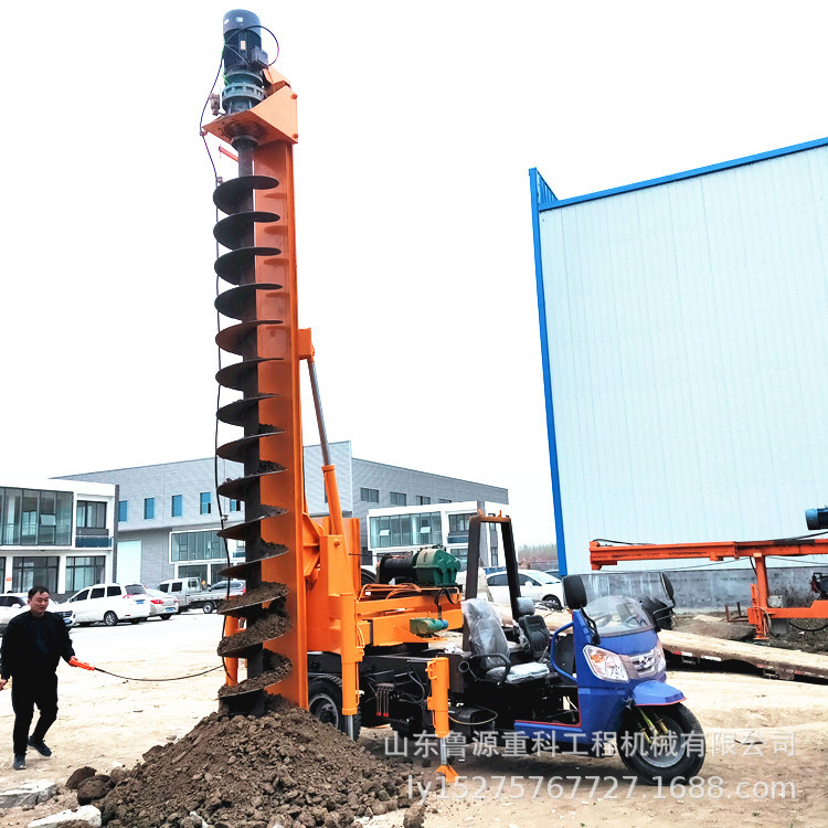 拖拉机改装地基打桩机 三马车加装引孔机 东风三轮钻机