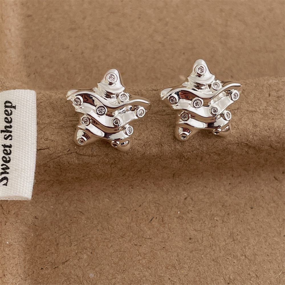 7g Weight Alloy Ear Needle Material Ear Studs Classification 1 Pair Quantity Date, Tea Party Occasion Alloy Material Star, Heart Shape Pattern All Seasons Season Women's Gender Plating Design Retro, Classic Style Style 1 Pair Retro Classic Style Star Heart Shape Plating Alloy Ear Studs 2