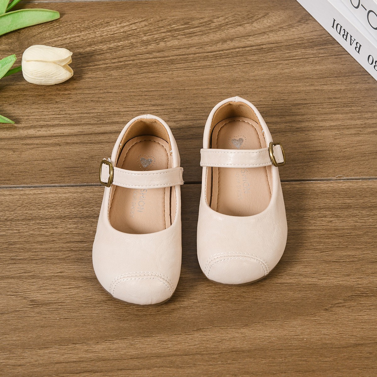 Zapatos de bebé para niñas 2026 primavera y otoño nuevos zapatos de cuero suave para niños zapatos de princesa para niños zapatos casuales de Lefour