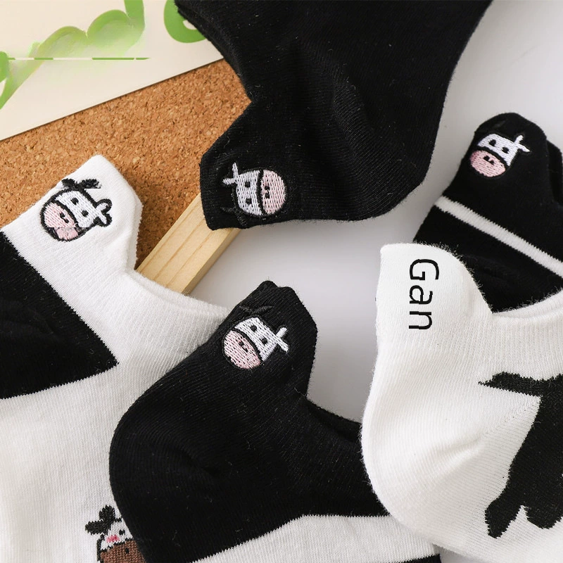 Cute Japanese cartoon knee socks for elementary school students, 2021 collection, with embroidery