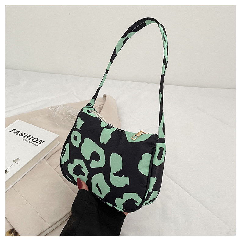 Women's Small Cloth Leopard Streetwear Zipper Underarm Bag display picture 19