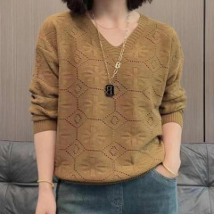 セーターのコートの女性2025の新型のお母さんはニットの服のH洋風のお母さんは純色のゆったりした長袖の上着の女性を詰めます。