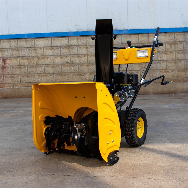 道路积雪清扫机抛雪机 工厂现货6.5马力手推抛雪机出口俄罗斯
