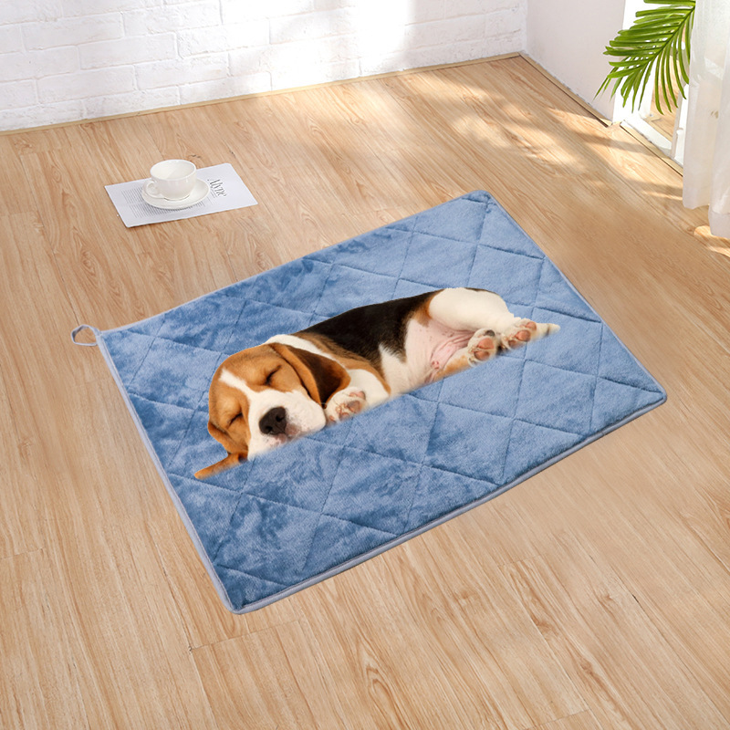 Estera del animal doméstico engrosada Otoño e Invierno antideslizante gato estera del perro Four Seasons universal anti-stick de piel caliente estera del perro