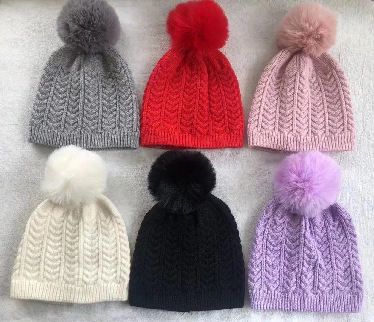 Cappello lavorato a maglia con palline di lana per bambini, autunno e inverno, specifico per la piattaforma_voghion.com