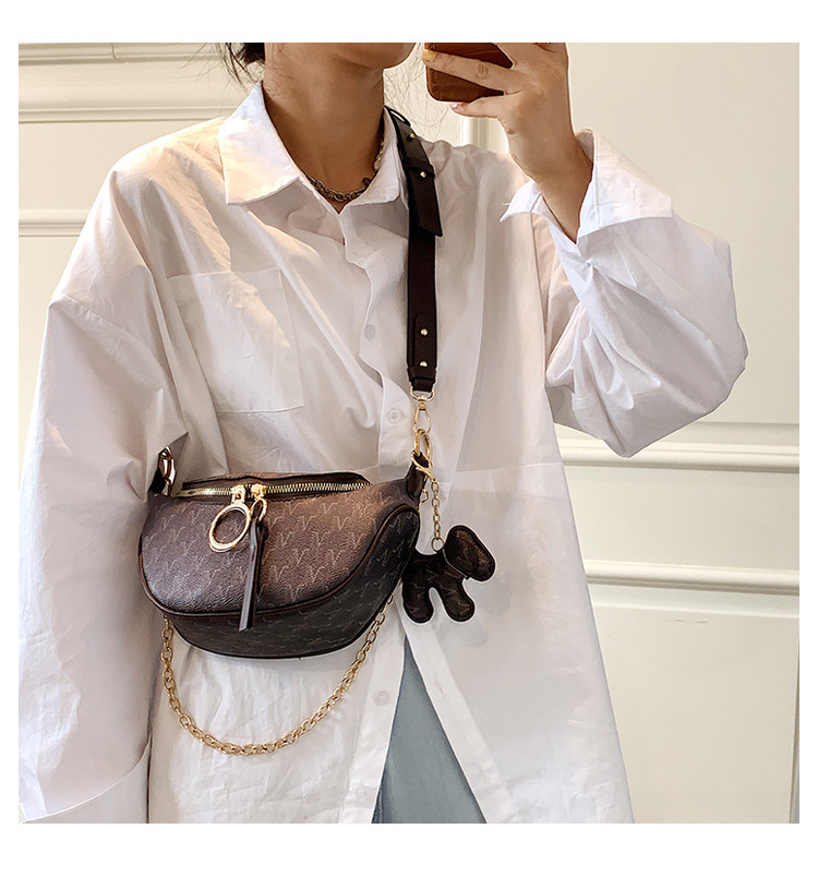 Textured Bag Summer New Trendy Fashion Messenger Bag Chain Chest Bag Popular Waist Bag display picture 2