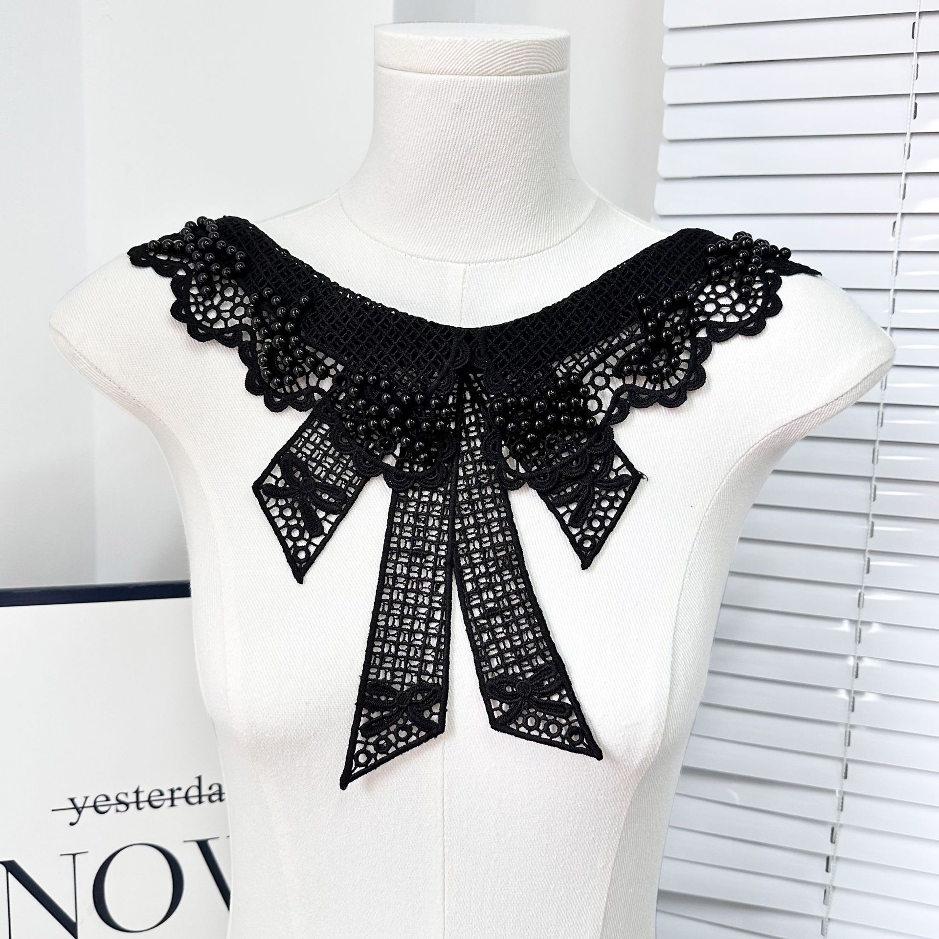 Arco bordado de encaje camisa de cuello de lana falsa mujer versátil mujer otoño invierno collar anti-luz chal temperamento interior image 1