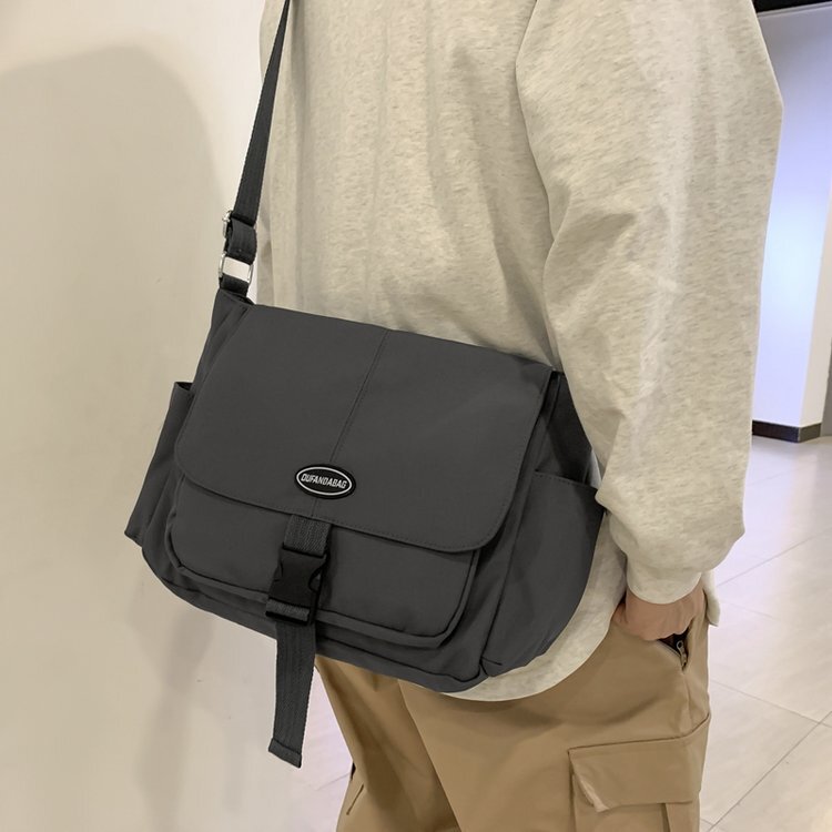 Details of the achievement of perfect quality cast eternal. Crossbody Bag Nylon Cloth Cover