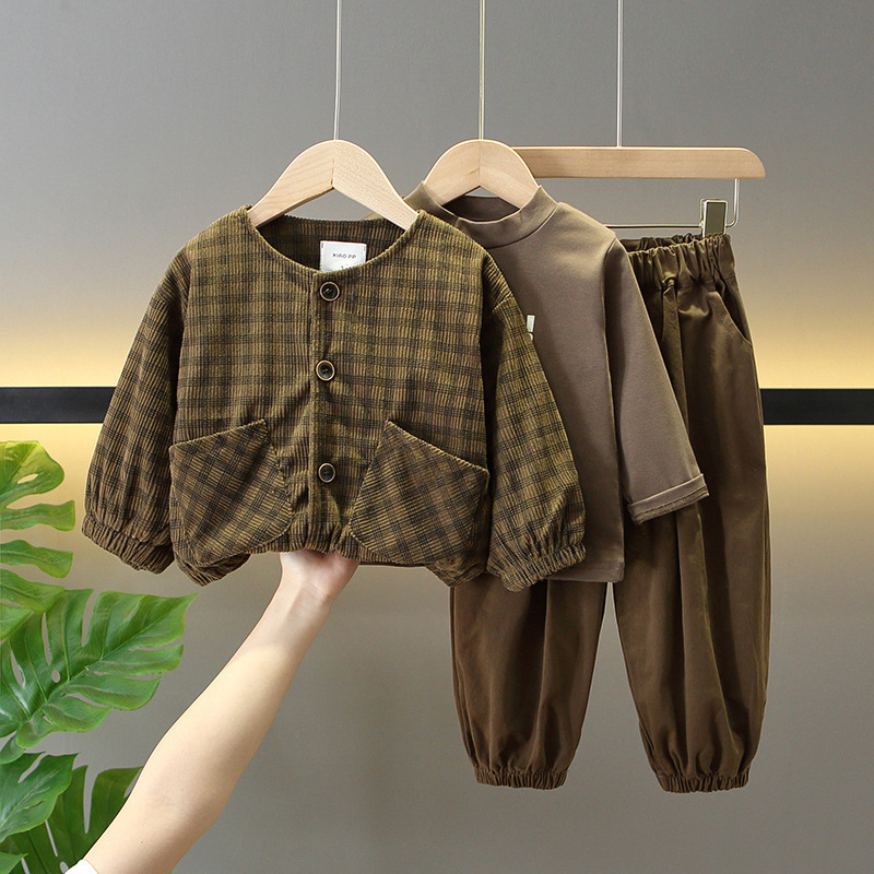 6133 Traje de otoño para niños 2025 nuevo estilo Chaqueta de pana para niños pequeños y medianos traje de primavera y otoño para bebés de tres piezas