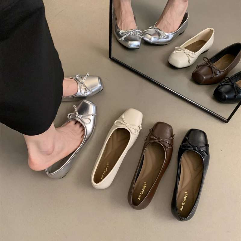 여성을위한 요정 스타일 부드러운 신발 2025 봄 새로운 스타일 나비 매듭 스퀘어 토 플랫 슈즈 실버 펌프스 비니 슈즈