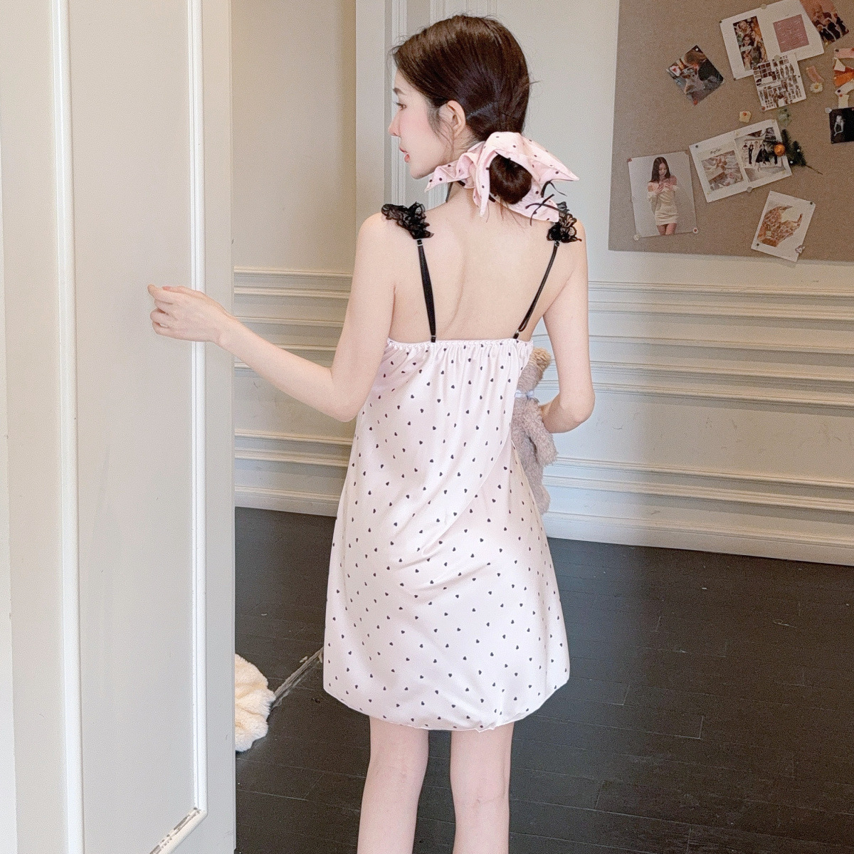 2025 vestido de dormir de mujer cinturón cojín de pecho delgado francés puro gusto de viento encaje sexy dulce amor ropa para el hogar