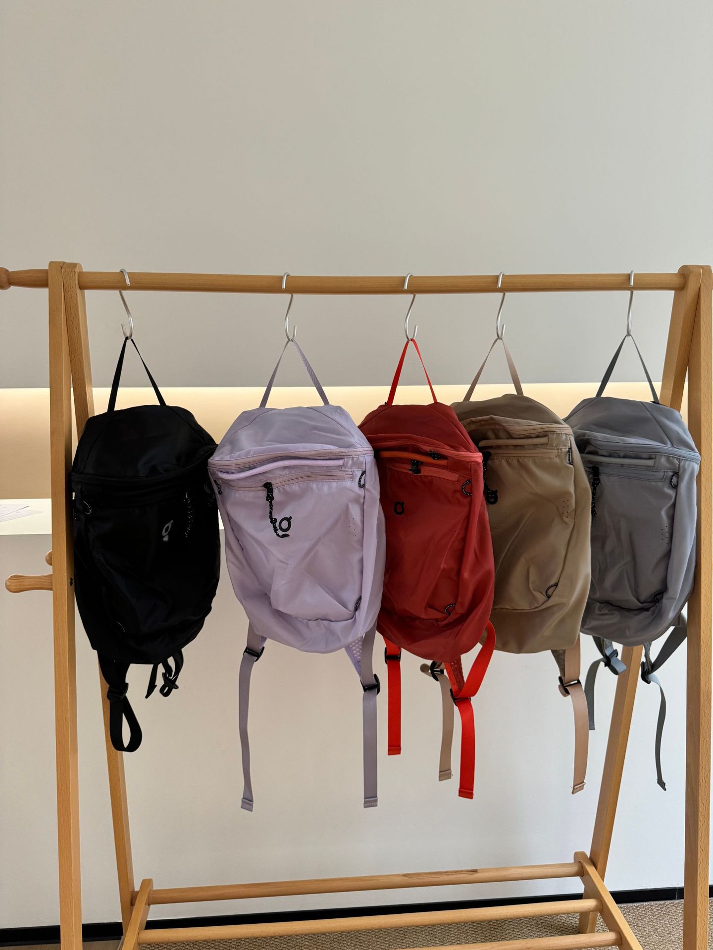 Japanischer leichter Outdoor-Sport-Wanderrucksack mit großem Fassungsvermögen, Reise-Rucksack, leicht, wasserdicht, Nylon-Fahrradrucksack