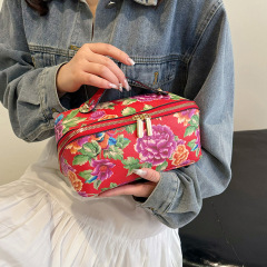 New trendy Northeastern floral cosmetic bag, festive ethnic style large capacity storage bag, ultra-hot travel wash kit for distribution