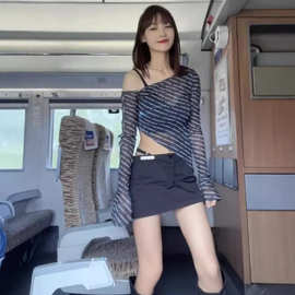 美式辣妹性感网纱露肩长袖T恤女夏季设计感侧腰修身显瘦短款上衣