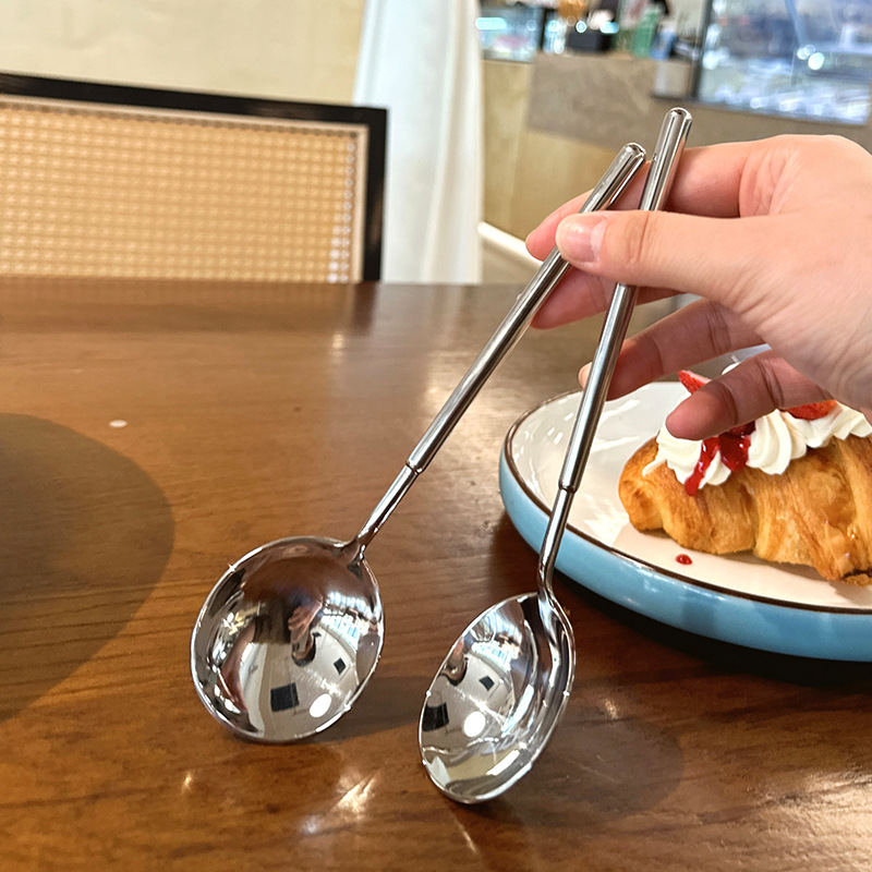Cuchara de acero exquisita creativa para el hogar de acero inoxidable Cuchara de comida Cuchara redonda Cuchara gruesa de estilo europeo Maya Cuchara de comida occidental Postre