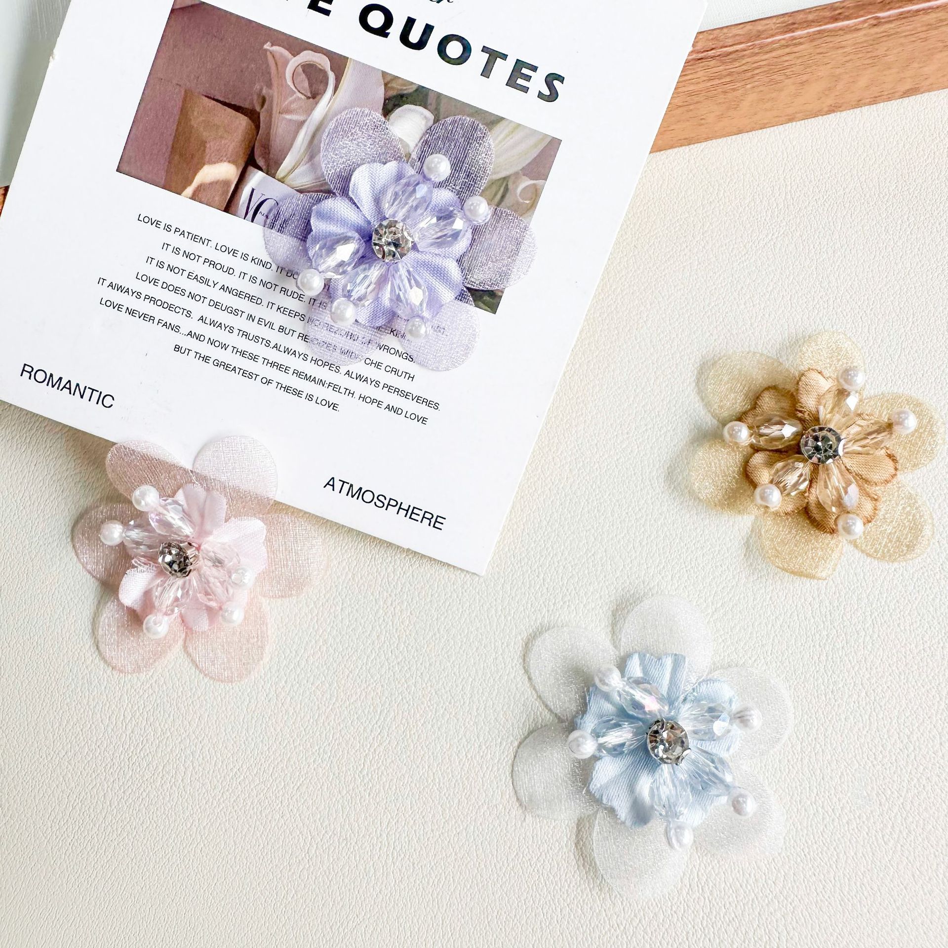 Flores hechas a mano, diamantes de malla, perlas, adornos de flores, adornos de cabello, accesorios de ropa, accesorios de boda, materiales de tocado al por mayor.