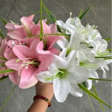 Artificial Flower Single Stem Lily Flower Design Arrangement for Table Decoration Plastic Lily Flower Artificial Flower Single Stem Lily Flower Design Arrangement for Table Decoration Plastic Lily Flower