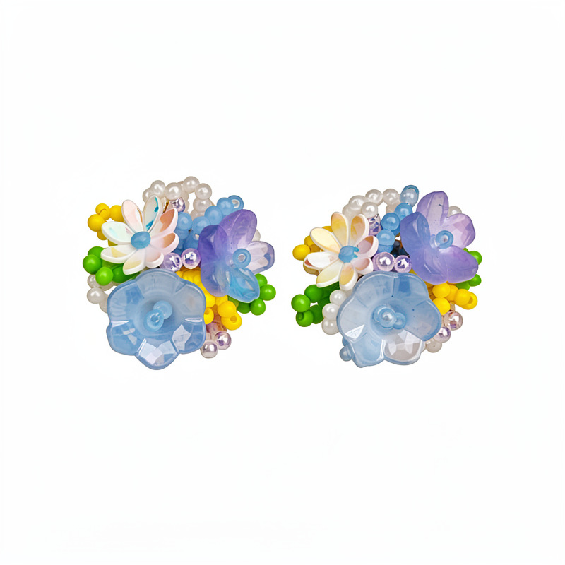 Flores de resina de color con cuentas de orejas para mujeres sin agujeros de orejas pequeñas pendientes dulces frescos ligeros de lujo alta sensación de auriculares al por mayor