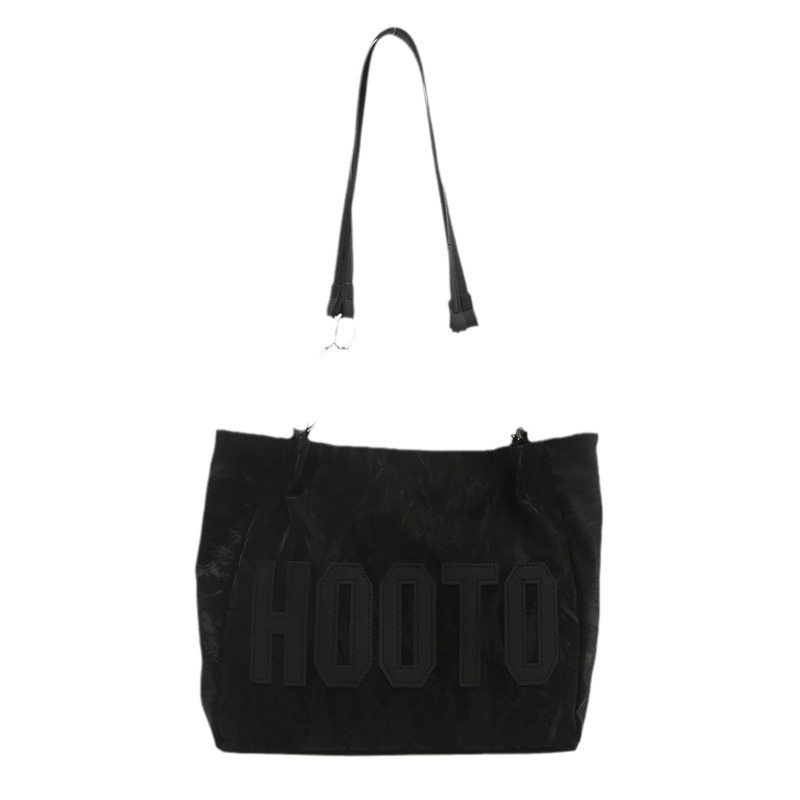 Bolsos casuales de gran capacidad para viajeros para damas 2024 nuevo estilo estilo occidental bolso de hombro todo fósforo bolso portátil de alta gama