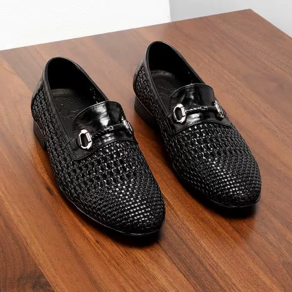 Летние повседневные кожаные туфли без шнуровки из натуральной кожи для мужчин, полые лоферы, сандалии на одной ноге, дышащая обувь из мягкой кожи.