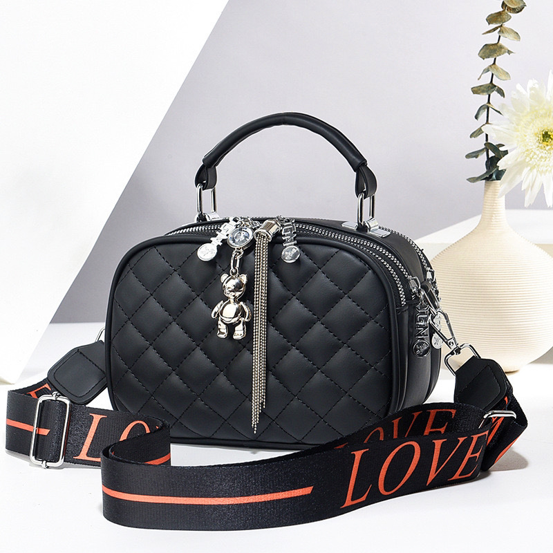 Taizhou bolsos de mujer bolsos de moda diamante bolsos de mano colgantes osos bordas tres capas bolsos de hombro