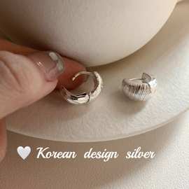 韩国ins博主同款饰品 S925纯银双面不对称车花耳环 小众设计女款