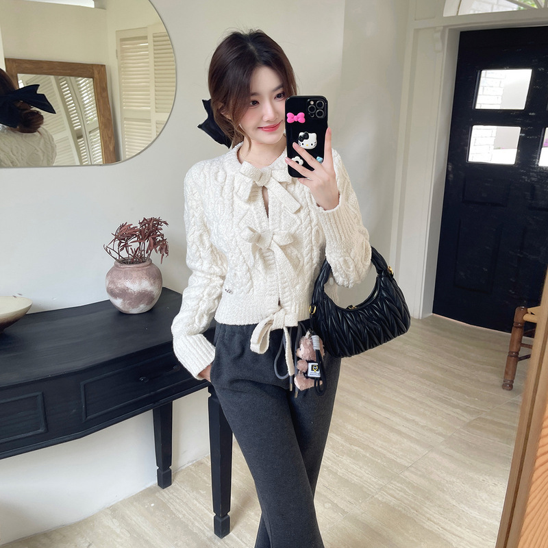 Slightly Sweet Ski Series Fragrant Lace-Up Knitwear for Women Autum High-End Design Slim Fashion Cardigan Top