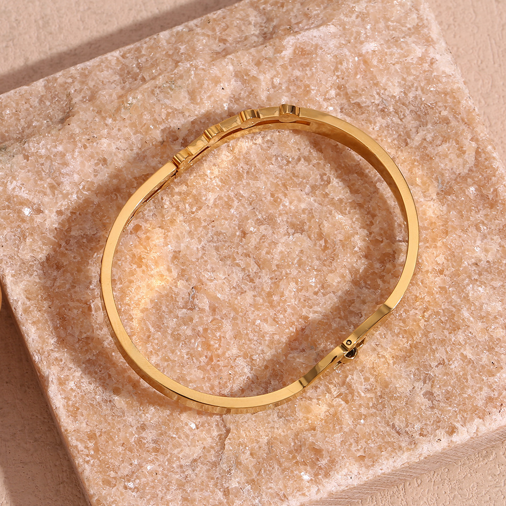 Stainless Steel Zircon Inlaid Heart Bracelet