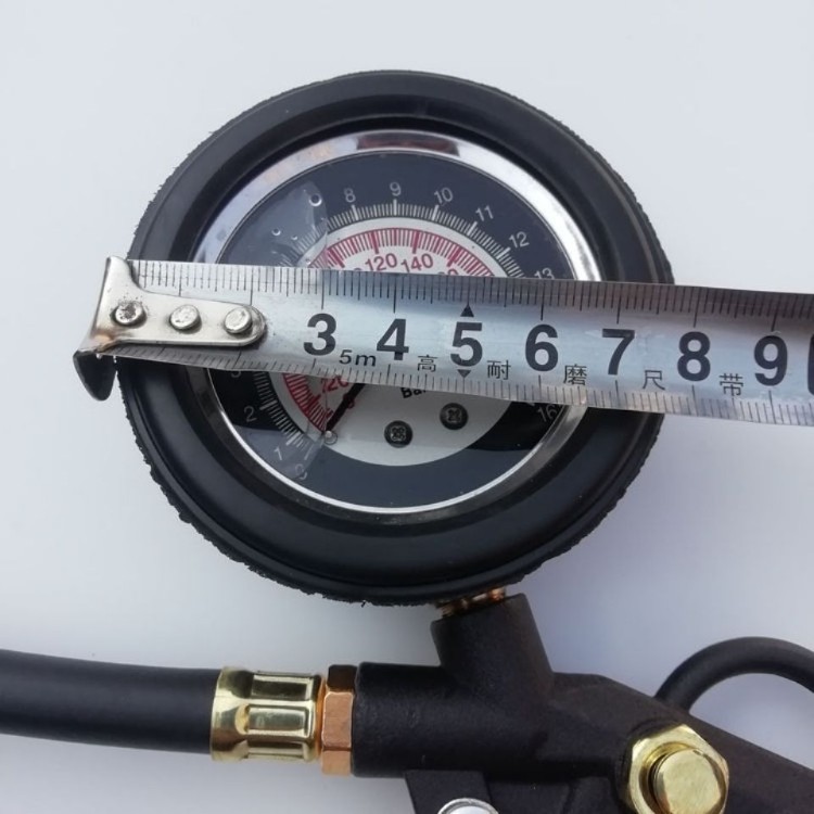 High-precision tire pressure gauge with inflator, car tire pressure monitor, oil-immersed tire pressure gauge, and air pump gun