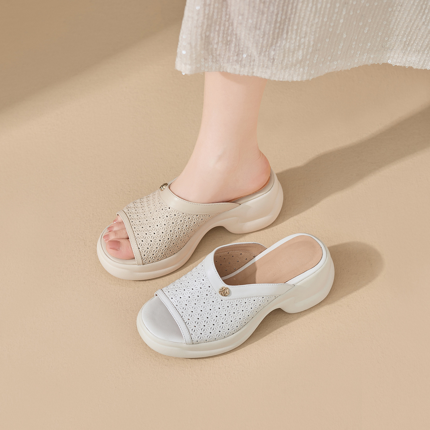 Sandal cao gót nữ mũi hở đế dày 6,5 cm phong cách đơn giản — màu trắng ngà