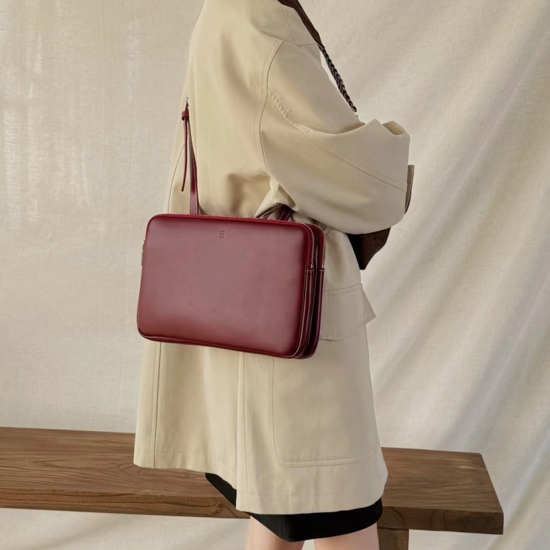 Small design retro quality one-shoulder bag